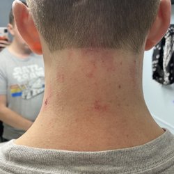 Tuckers Barbershop - Neck cuts
