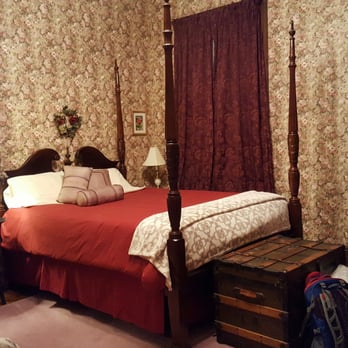 Lackawanna Bed & Breakfast - Rose room - Hotels Near Me - Front Royal, Virginia Lackawanna Bed & Breakfast - Rose room - Hotels Near Me - Front Royal, Virginia