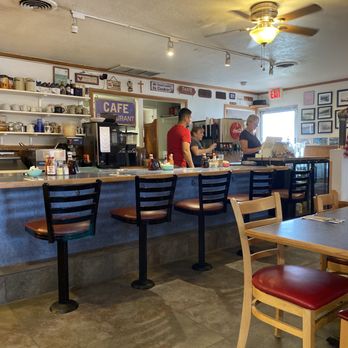 Izzy's Cafe - Cafe counter seating - Barbeque Near Me - El Cajon, California Izzy's Cafe - Cafe counter seating - Barbeque Near Me - El Cajon, California