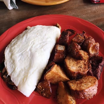 Bogart's Cafe - Egg white chicken and mushroom omelet (also had asparagus and spinach inside) w no cheese, with a side of potatoes - Breakfast & Brunch Near Me - Honolulu, Hawaii