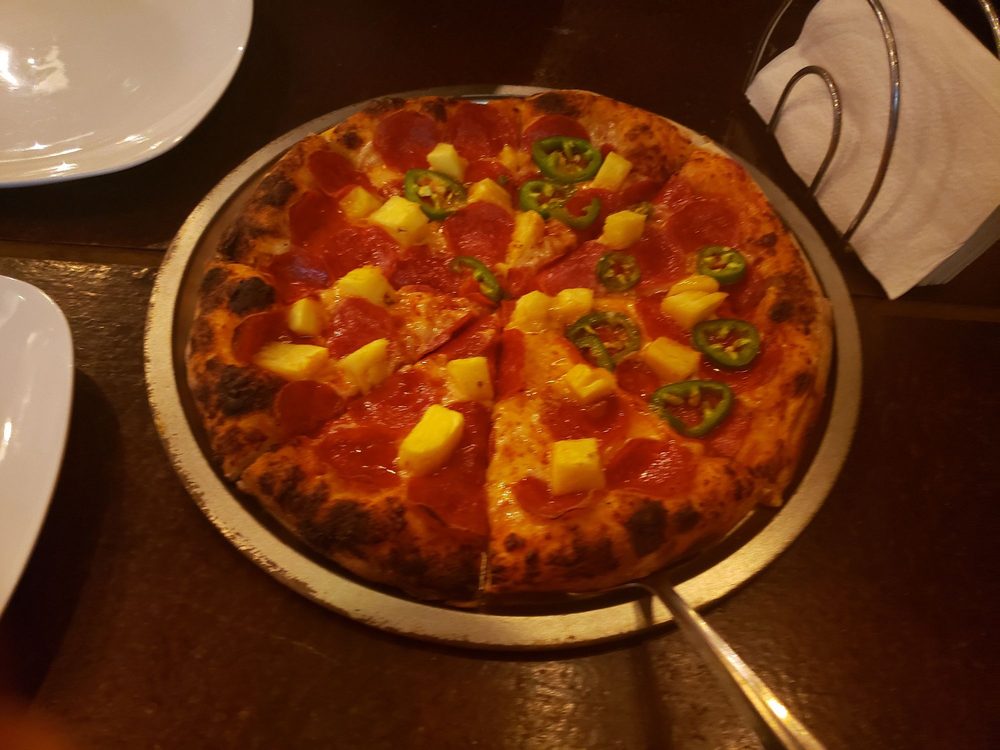 CHARLY’S PIZZA PATIO Carretera TijuanaEnsenada Km. 37.5, Rosarito