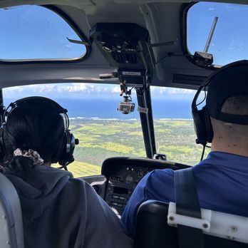 Rainbow Helicopters - Jojo flying us around - Aerial Tours Near Me - Honolulu, Hawaii