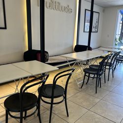 Fruittitude - Indoor seating