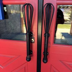 The cutest doorhandles I've ever seen in my entire life!