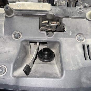 Oil Changers - Oil cap left off vehicle was found here. - Oil Change Stations Near Me - Livermore, California Oil Changers - Oil cap left off vehicle was found here. - Oil Change Stations Near Me - Livermore, California