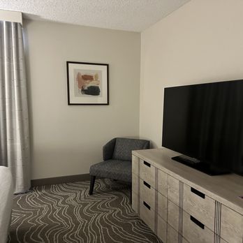 Embassy Suites by Hilton Phoenix Tempe - Room 210 - Hotels Near Me - Tempe, Arizona Embassy Suites by Hilton Phoenix Tempe - Room 210 - Hotels Near Me - Tempe, Arizona