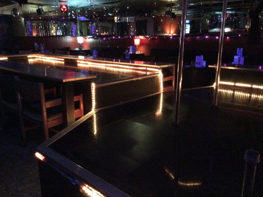 THE ROADHOUSE NUDE STRIP CLUB - 12 Photos & 13 Reviews - 333 Georgesville Rd, Columbus, Ohio