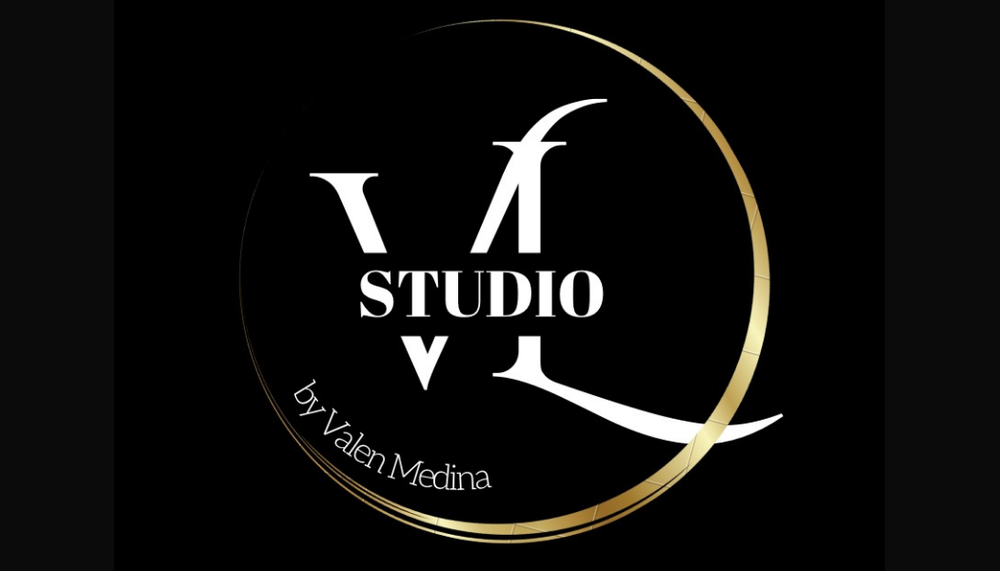 Vluxe Studio Logo