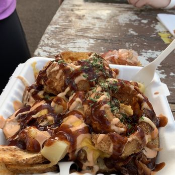 Seven Brothers - Palioli fries with grilled pineapple, sauces and and all sorts of flavor - Burgers Near Me - Laie, Hawaii Seven Brothers - Palioli fries with grilled pineapple, sauces and and all sorts of flavor - Burgers Near Me - Laie, Hawaii