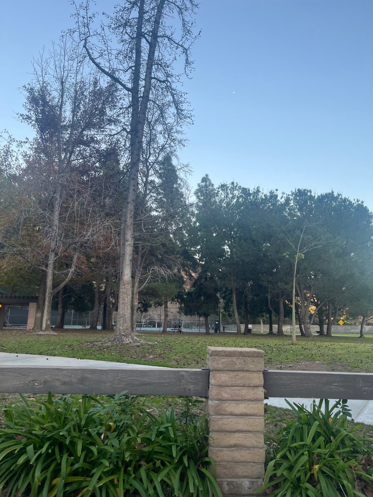 EMERALD ISLE PARK Updated September 2024 21 Photos 2130 Lenore Dr