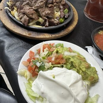 El Rodeo Mexican Restaurant - Guac and salsa on side - Mexican Near Me - Lavon, Texas El Rodeo Mexican Restaurant - Guac and salsa on side - Mexican Near Me - Lavon, Texas