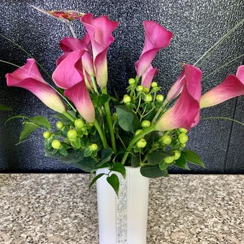The Jeweled Leaf - Large selection of fresh flowers - Florists Near Me