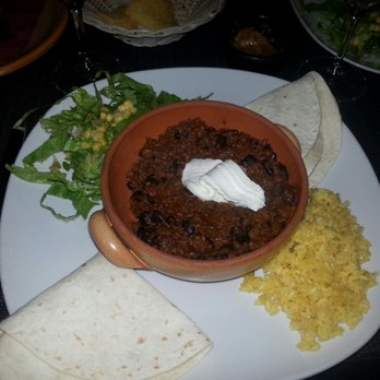 Sol y Luna - Very good Chili con carne. A bit spicy with a dollop of house made sour cream to cut the heat. - Mexican Near Me - Ciriè, TO