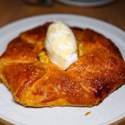 Lilia - Apple crostata (@joeynht)