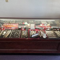 Chavez Jewerlry - Good selection of new and used jewelry.