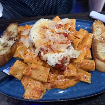 Gabriele's Bar & Grill - Spicy chicken rigatoni (specials menu) - American Near Me - Piscataway, New Jersey