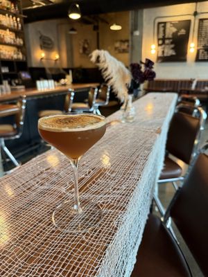 Dram and Draught by null