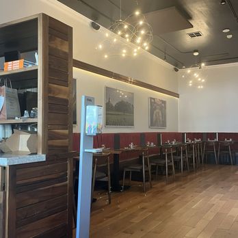 Burma Superstar - Seating area - Burmese Near Me - Oakland, California