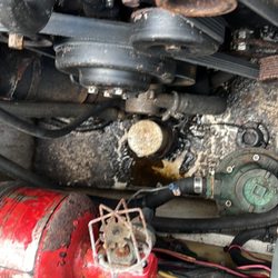 MarineMax - Pensacola - Oil filled engine bay