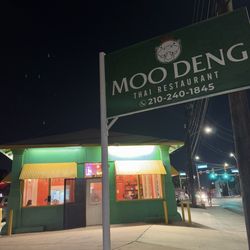 Moo Deng Thai Restaurant