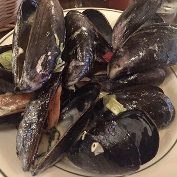 Bar Frites - Mussels & leeks - French Near Me - Greenvale, New York