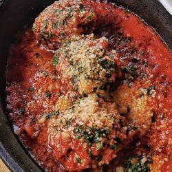 DeliverySB - Meatballs with marinara!
