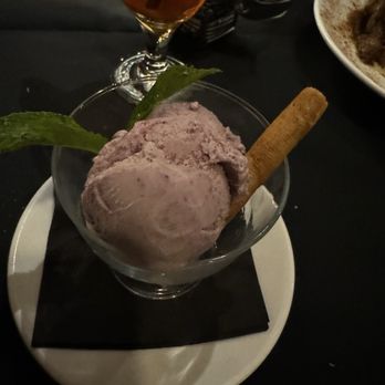 Vernon's Speakeasy - Berry cobbler ice cream - Steakhouses Near Me - Los Ranchos, New Mexico