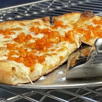 Lotsa Motsa Pizza - Buffalo chicken yum! - Pizza Near Me - Kanab, Utah