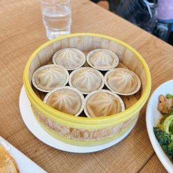 606 - Shanghai Soup Dumplings - Hong Kong Style Cafe Near Me - San Francisco, California 606 - Shanghai Soup Dumplings - Hong Kong Style Cafe Near Me - San Francisco, California