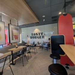 McDonald's - The interior was nice and inviting