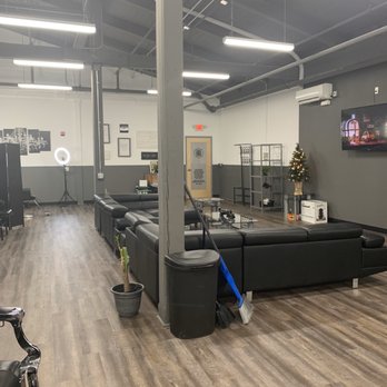 Tailor Made Cuts - Clean, modern atmosphere - Barbers Near Me - Hagerstown, Maryland
