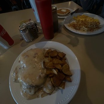 The Wagon Wheel Diner - Redneck Benedict Platter - Diners Near Me - St. George, Utah The Wagon Wheel Diner - Redneck Benedict Platter - Diners Near Me - St. George, Utah