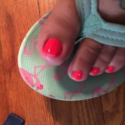 Hawaii Nails - Polish all over toe, and on my shoe