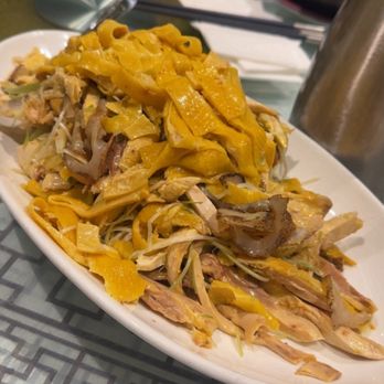 Ming Cuisine - Sautéed Shredded Chicken and Sea Cucumber with Wasabi/青花山葵海參手撕雞 - Chinese Near Me - Richmond Hill, Ontario