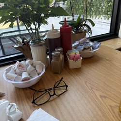 The Peabody Diner - Table side condiments