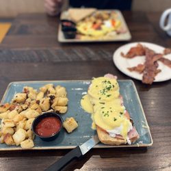 First Watch - Eggs Benedict