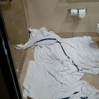 Comfort Suites Yukon - Sw Oklahoma City - There was some kind of oil or residue from cleaning which made the floor dangerously slippery so we had to put down towels so we didn't fall - Hotels Near Me - Yukon, Oklahoma