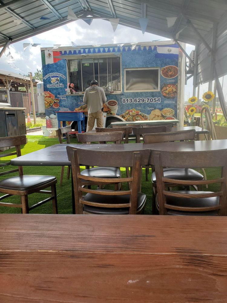 Taqueria y Pupuseria Salvadoreña