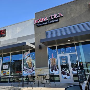 Ding Tea & Crumbs - Outside - Bubble Tea Near Me - San Antonio, Texas