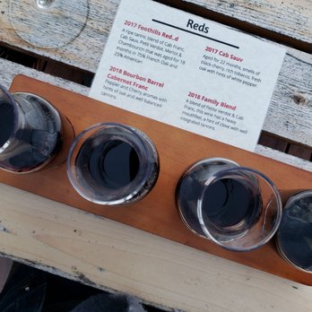 Creek's Edge Winery - Wineries Near Me - Lovettsville, Virginia