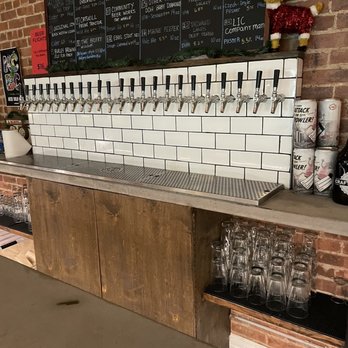 Craft+Carry Hell's Kitchen - Taps - Beer Bar Near Me - New York, New York Craft+Carry Hell's Kitchen - Taps - Beer Bar Near Me - New York, New York