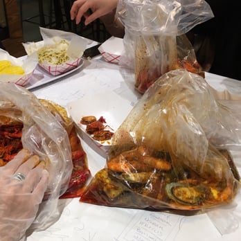 Cap't Loui - Crawfish, shrimp, and mussels! - Cajun/Creole Near Me - Stoneham, Massachusetts