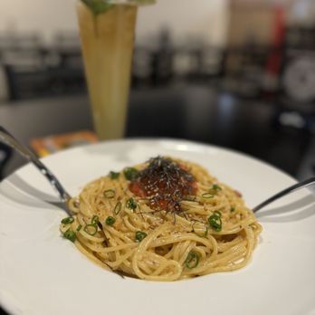 The Social Honolulu - Uni Mentaiko Pasta - American Near Me - Honolulu, Hawaii The Social Honolulu - Uni Mentaiko Pasta - American Near Me - Honolulu, Hawaii