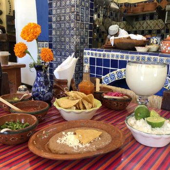 Birriería Las 9 Esquinas - Chips, salsa, and beans - Jaliscan Near Me - Guadalajara, JAL Birriería Las 9 Esquinas - Chips, salsa, and beans - Jaliscan Near Me - Guadalajara, JAL