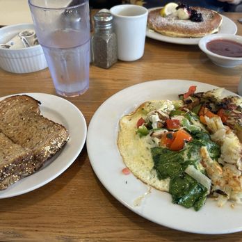 Jongewaard's Bake n Broil - Protein Omelette, Hash Browns, 9 Grain Toast - American Near Me - Long Beach, California