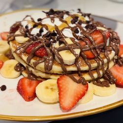 Siempre Restaurant - Strawberry Nutella pancakes