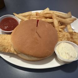 Bob's Inn - Fish sandwich and fries