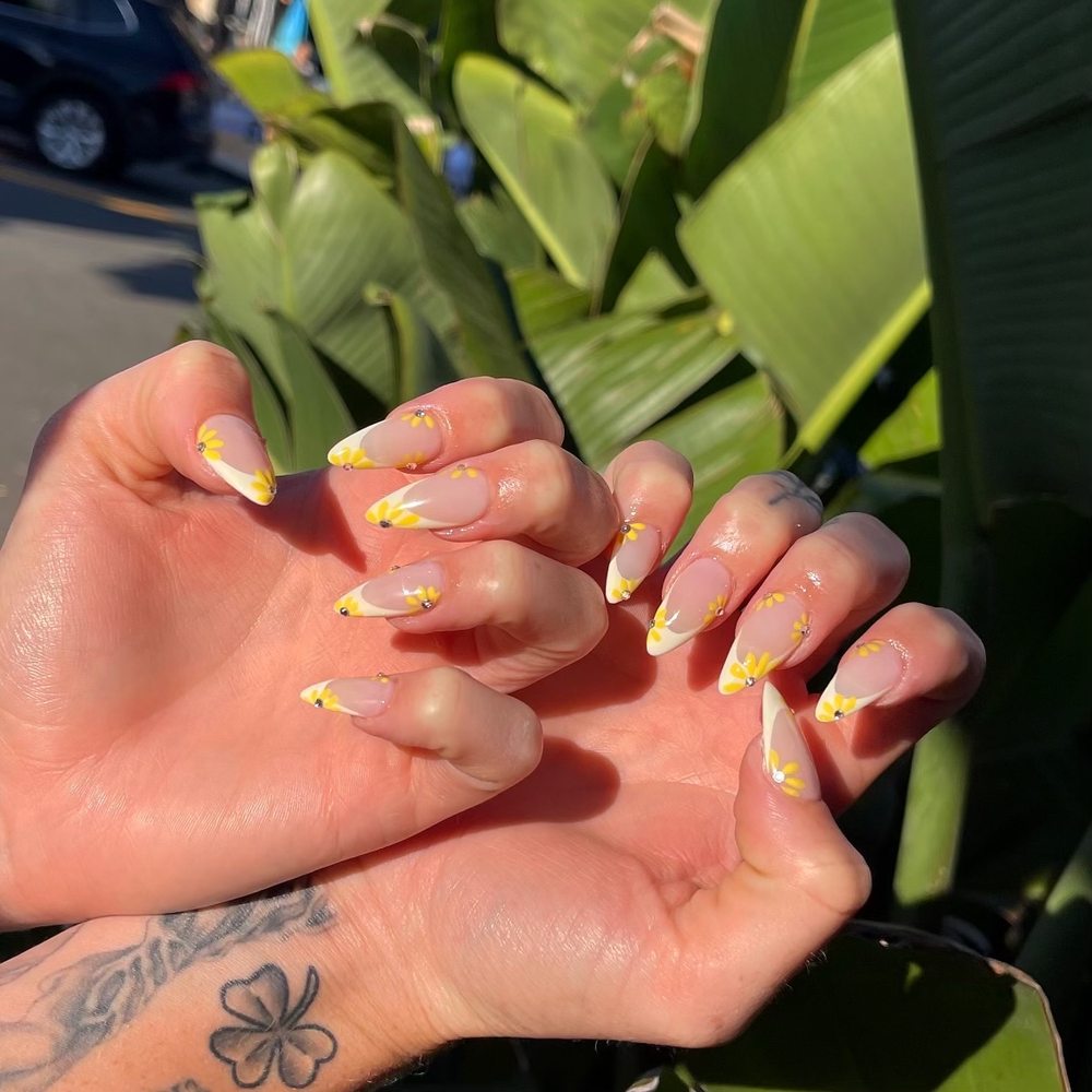 BLISS NAIL LOUNGE Updated June 2024 386 Photos & 279 Reviews 1721