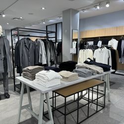 H & M