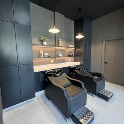 Liana Hair Salon - Salon hair washing stations